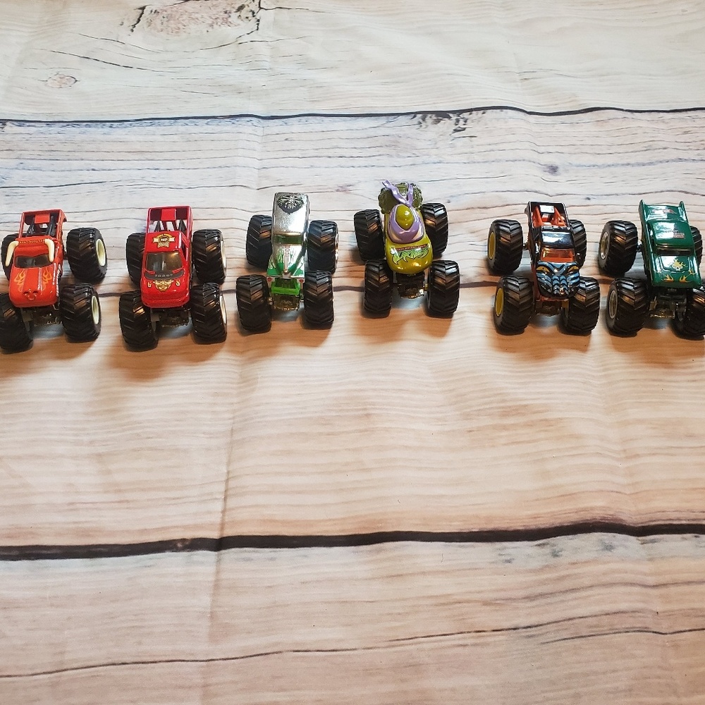 (6) Monster Jam Trucks Bundle